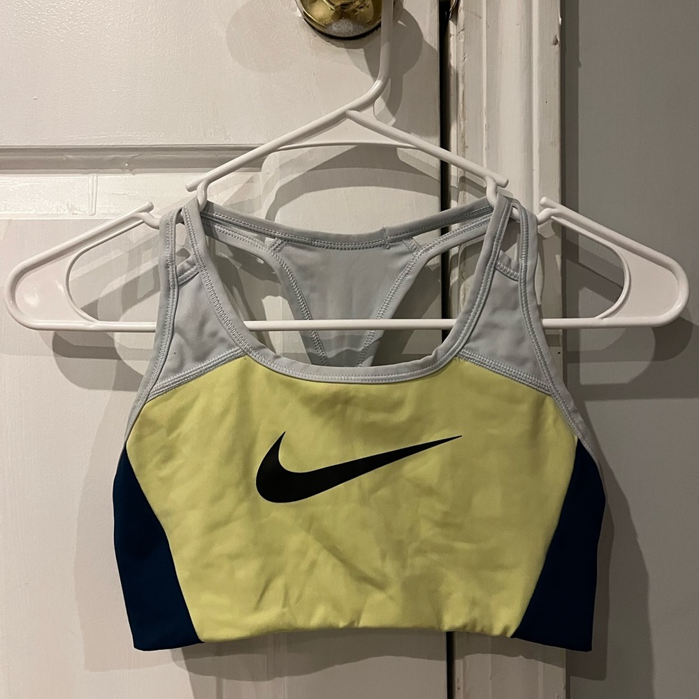 Women’s Nike Sports Bra Medium Support Size S